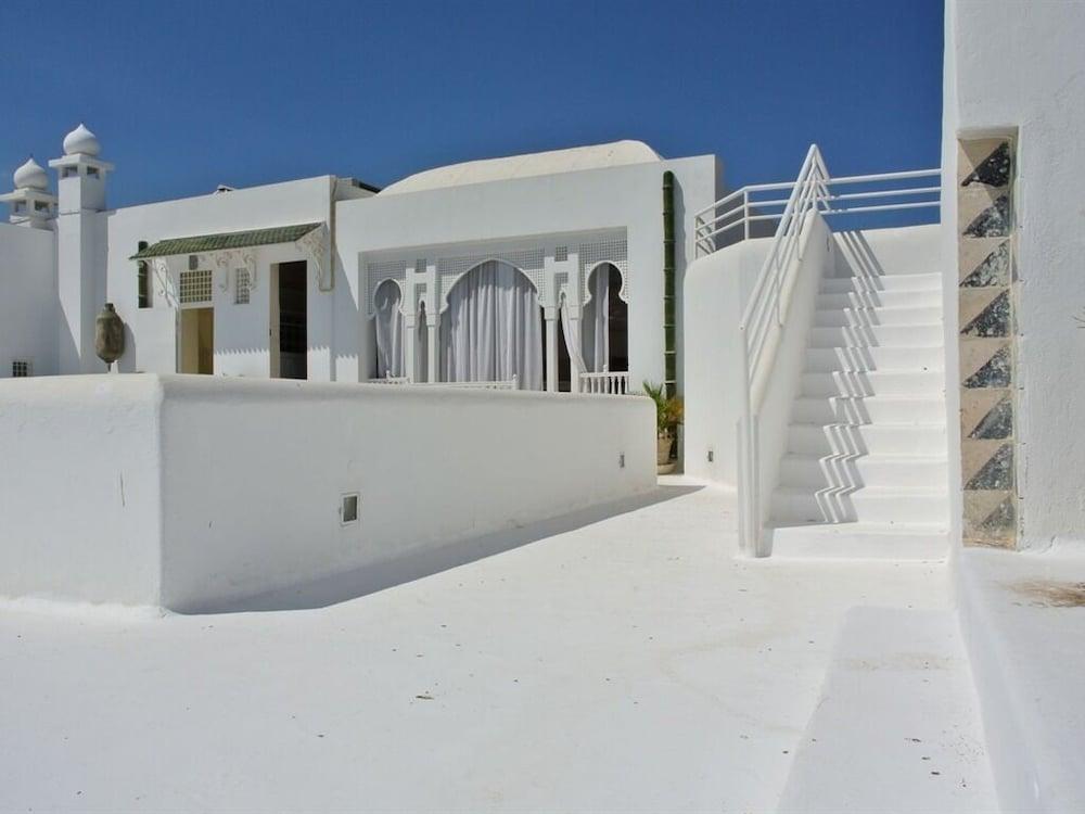 Hotel Dar Ben Gacem Tunisi Esterno foto