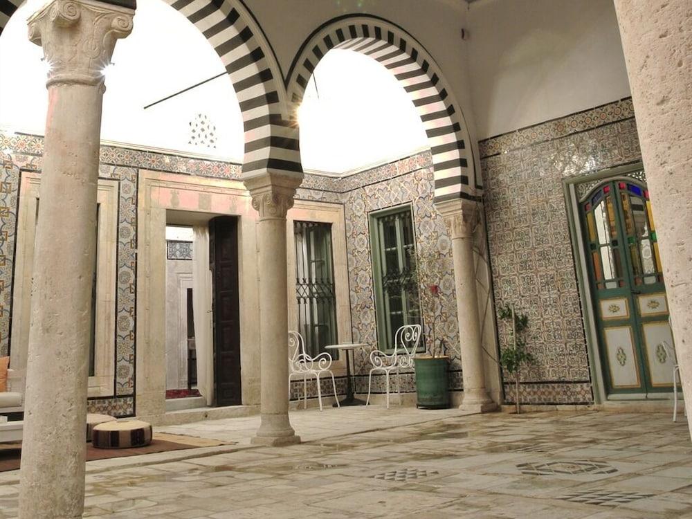 Hotel Dar Ben Gacem Tunisi Esterno foto