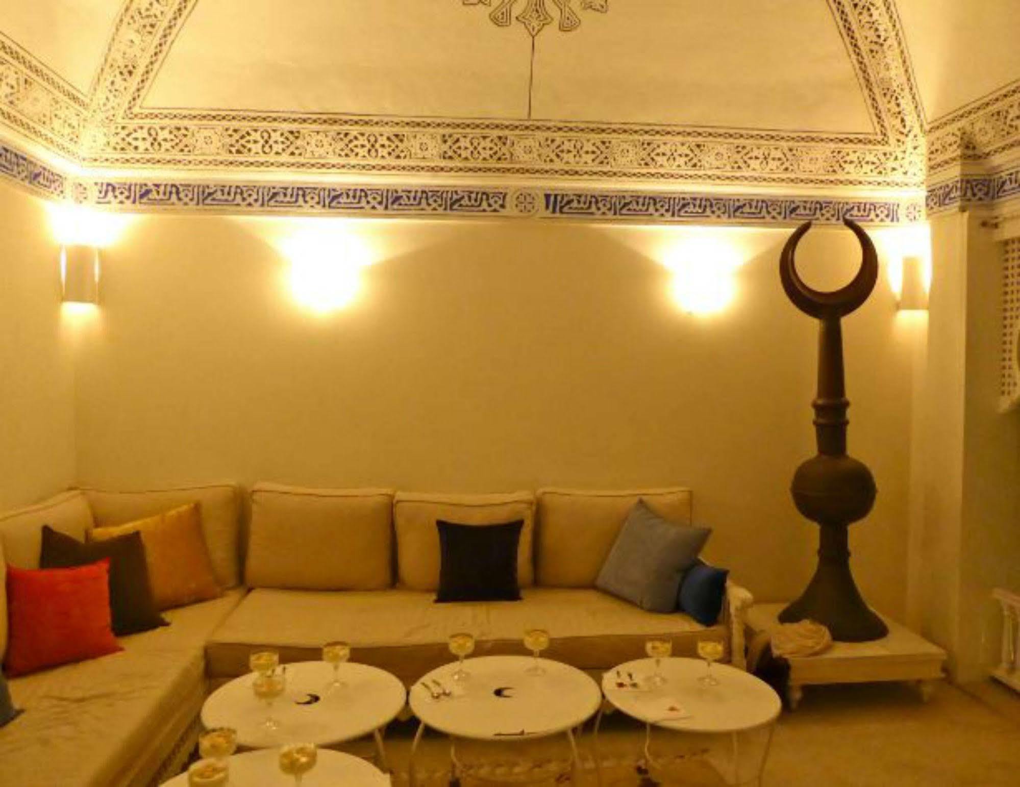 Hotel Dar Ben Gacem Tunisi Esterno foto